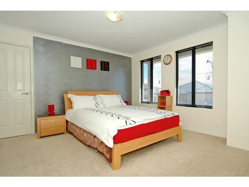 21 Bardeen Pass, Carramar WA 6031