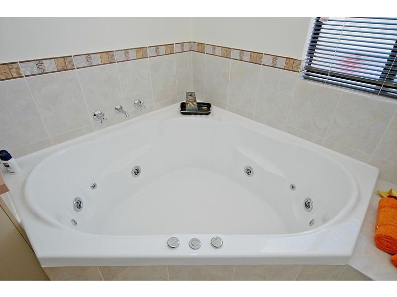 21 Bardeen Pass, Carramar WA 6031