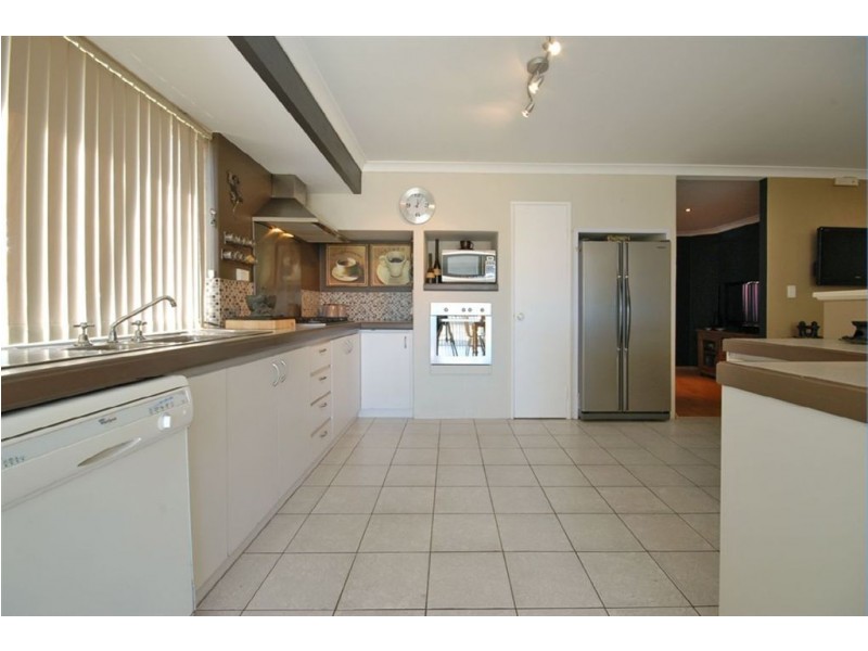 60 Stonehaven Parade, Kinross WA 6028