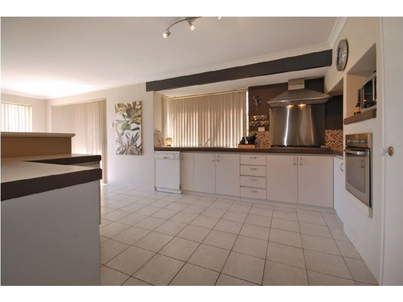 60 Stonehaven Parade, Kinross WA 6028