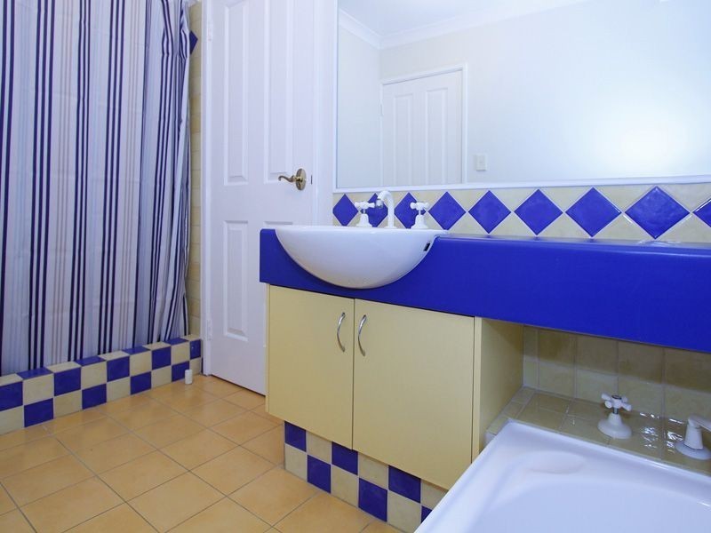 19 Carwoola Circle, Carramar WA 6031