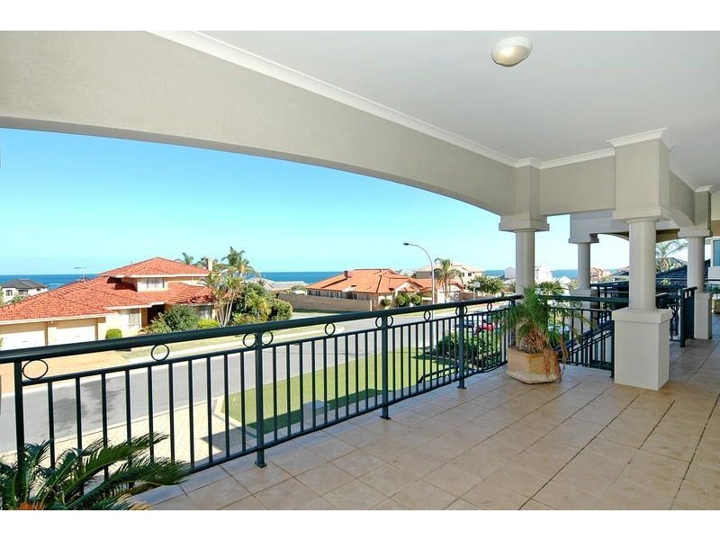 51 Diamond Drive, Ocean Reef WA 6027