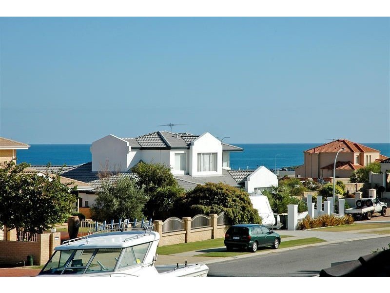 51 Diamond Drive, Ocean Reef WA 6027