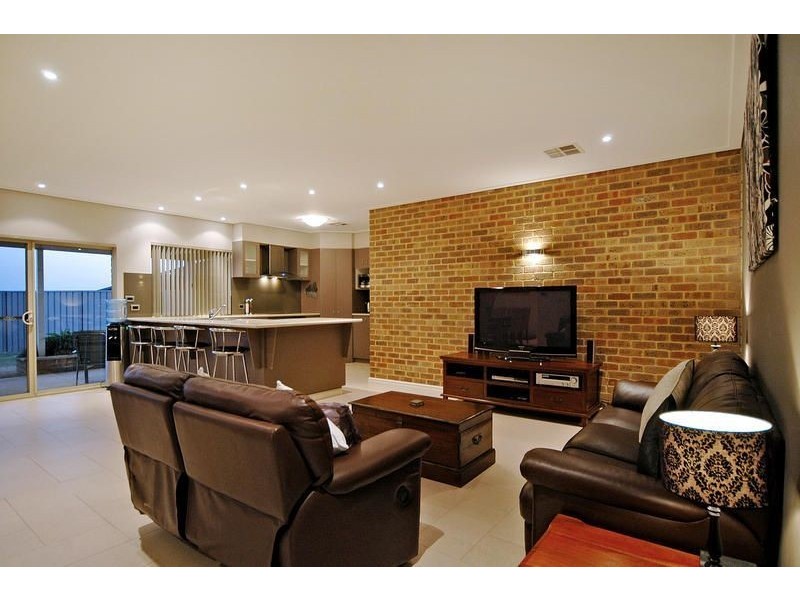 6 Calita Pass, Carramar WA 6031