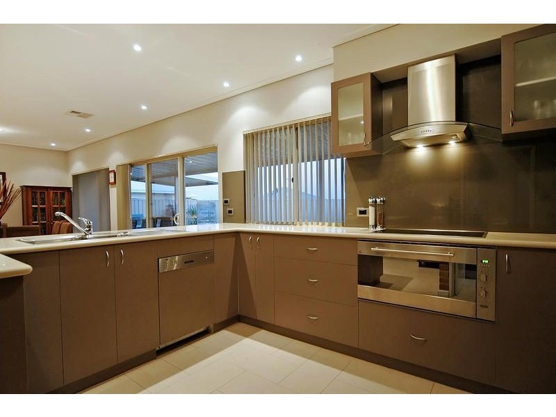 6 Calita Pass, Carramar WA 6031