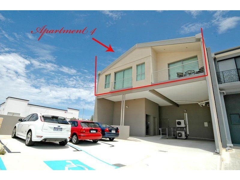 4/4 Bouvard Walk, Clarkson WA 6030