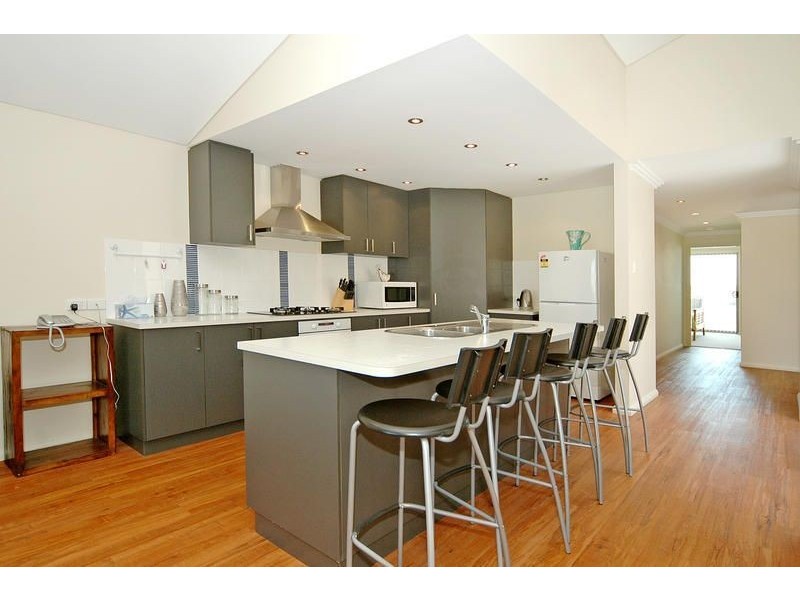 4/4 Bouvard Walk, Clarkson WA 6030