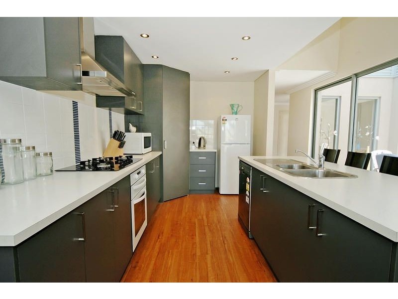 4/4 Bouvard Walk, Clarkson WA 6030