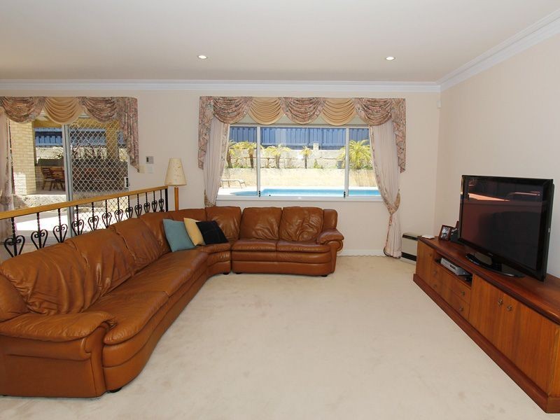 12 Brearley Mews, Hillarys WA 6025