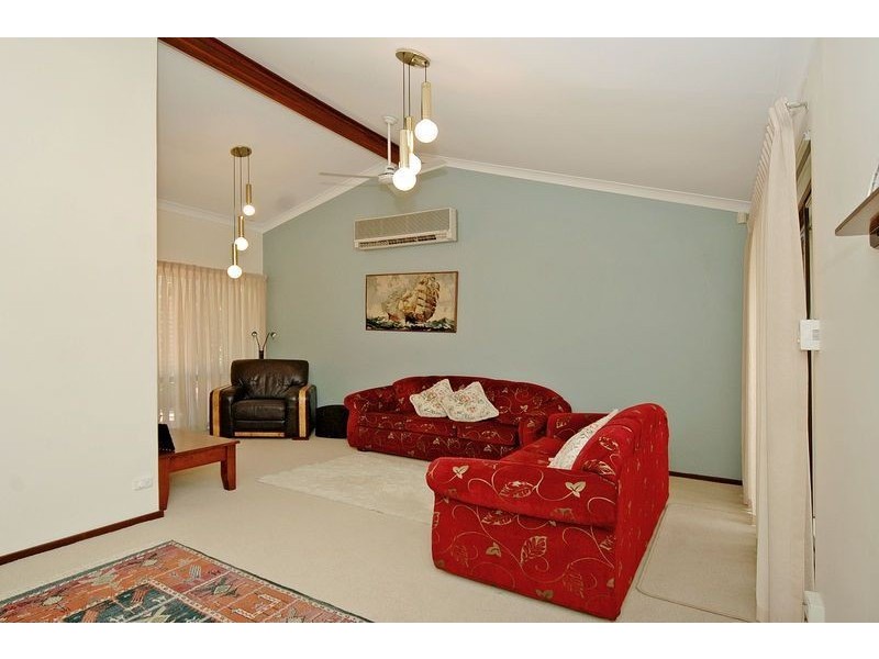 16 Ridge Close, Edgewater WA 6027