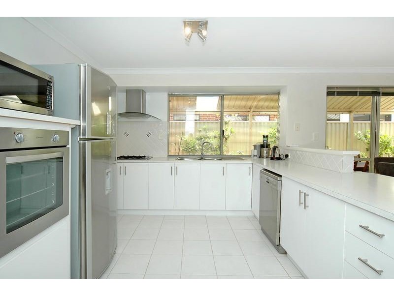 28 Newgain Crescent, Carramar WA 6031