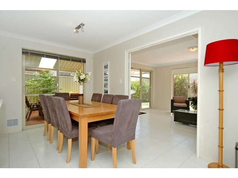 28 Newgain Crescent, Carramar WA 6031