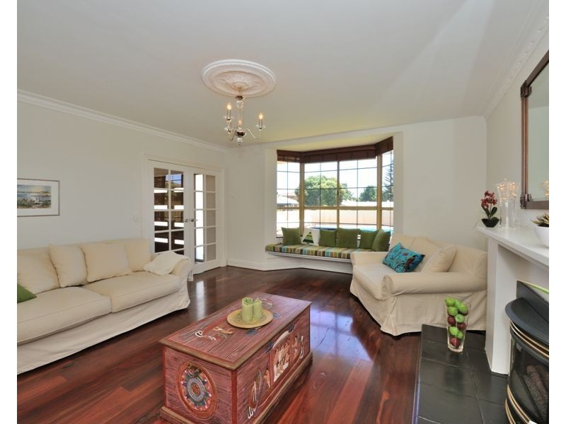 4 Jury Close, Ocean Reef WA 6027