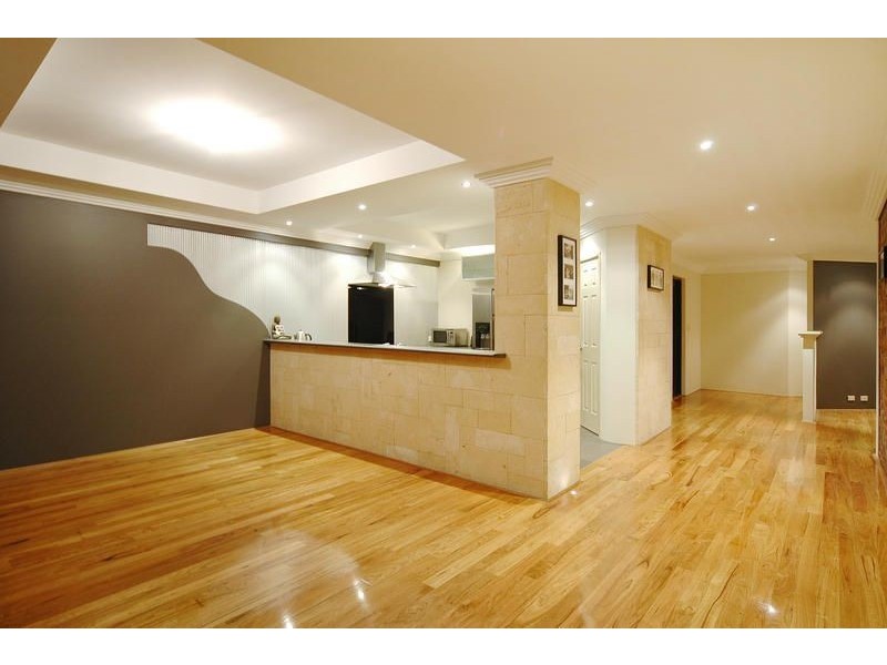 4 Dallas Crescent, Wanneroo WA 6065