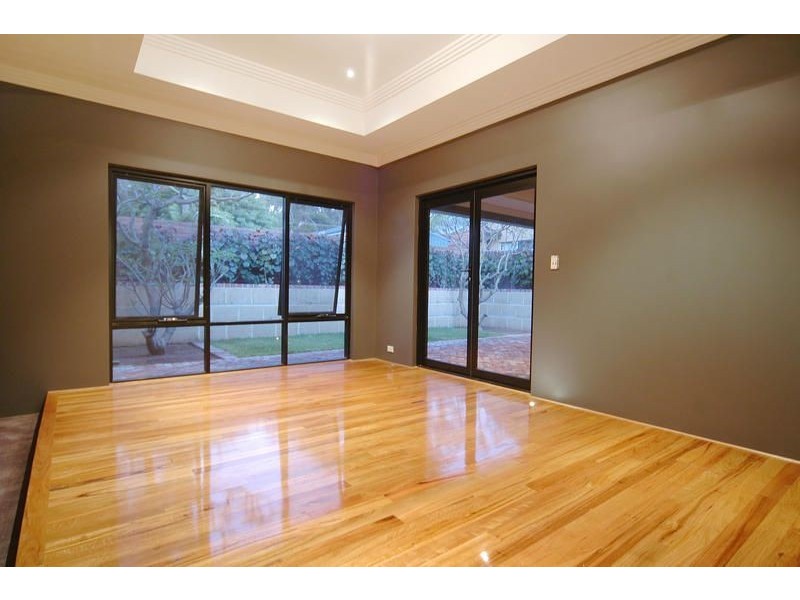 4 Dallas Crescent, Wanneroo WA 6065