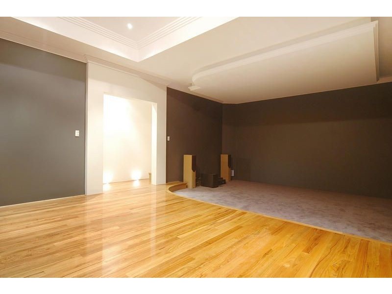 4 Dallas Crescent, Wanneroo WA 6065