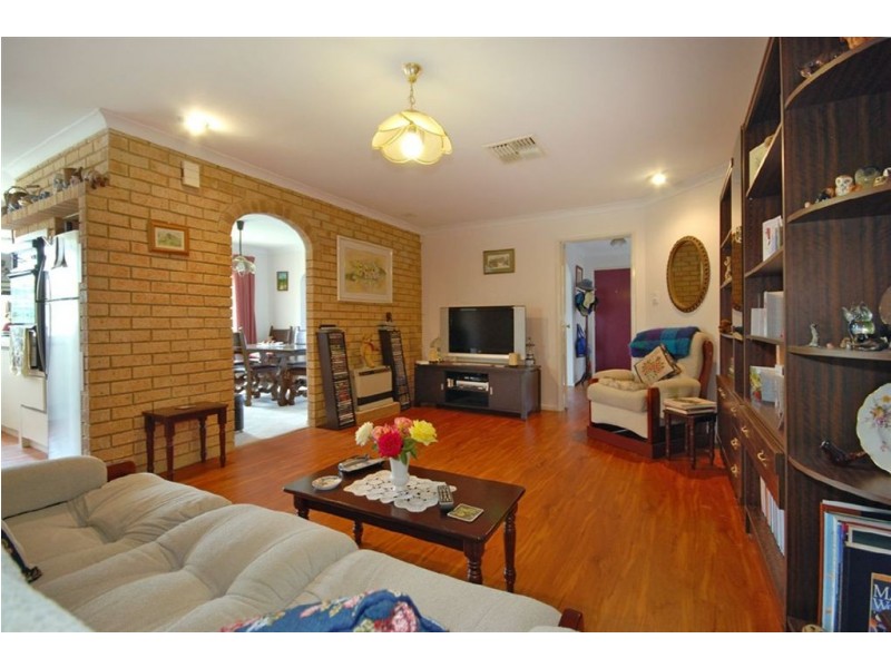 8 Rochele Court, Woodvale WA 6026