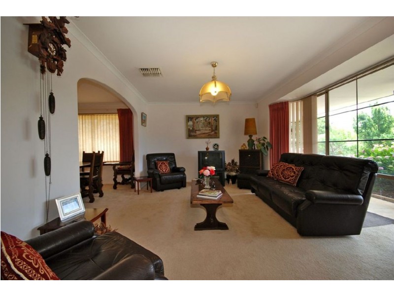 8 Rochele Court, Woodvale WA 6026