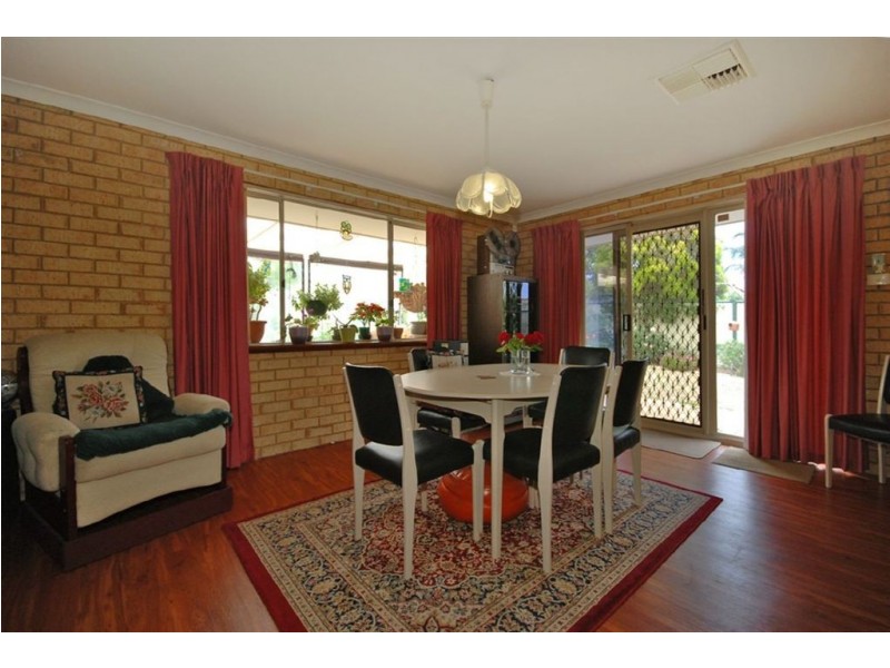 8 Rochele Court, Woodvale WA 6026