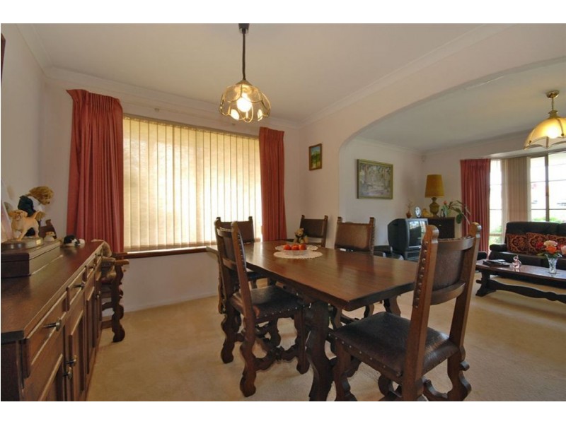 8 Rochele Court, Woodvale WA 6026