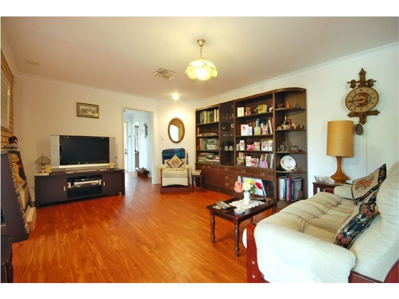 8 Rochele Court, Woodvale WA 6026