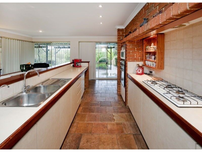 115 Via Vista Drive, Mariginiup WA 6065
