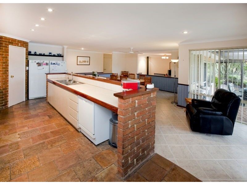 115 Via Vista Drive, Mariginiup WA 6065