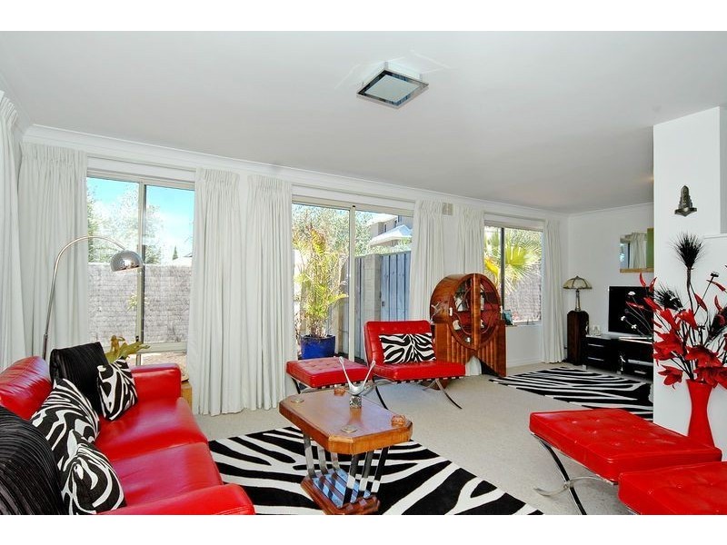 7 Rochester Drive, Mindarie WA 6030