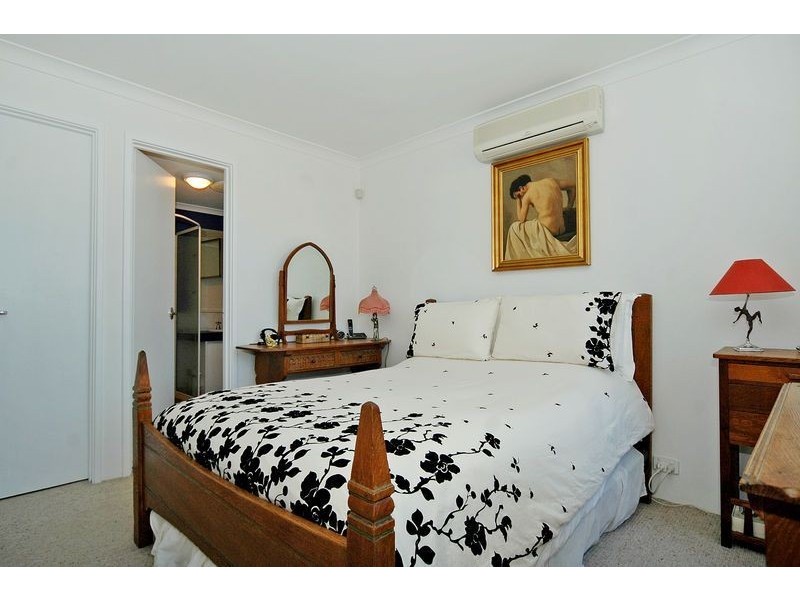 7 Rochester Drive, Mindarie WA 6030