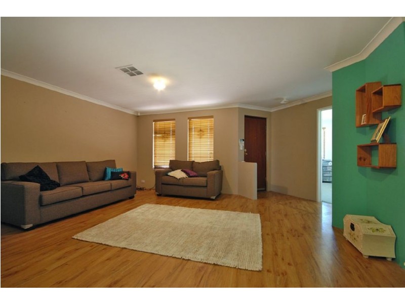1 Flint Close, Pearsall WA 6065