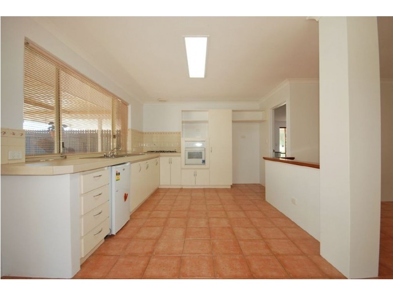 30 Kirkdale Turn, Kinross WA 6028