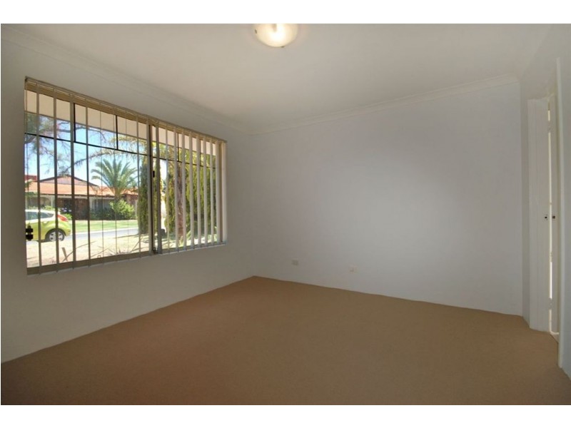 30 Kirkdale Turn, Kinross WA 6028