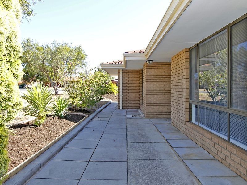 2 Lebeo Court, Heathridge WA 6027