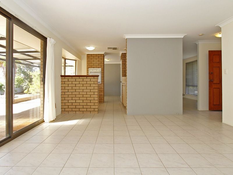 2 Lebeo Court, Heathridge WA 6027