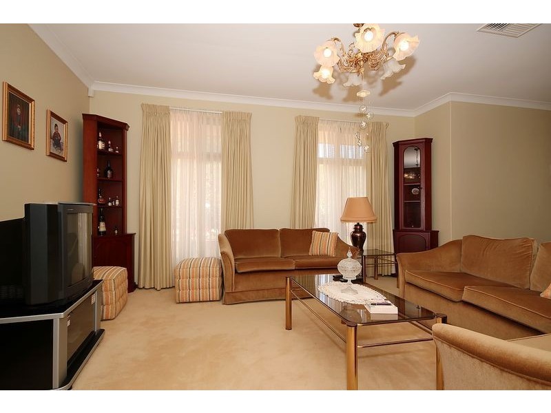 33 Talbot Drive, Kingsley WA 6026