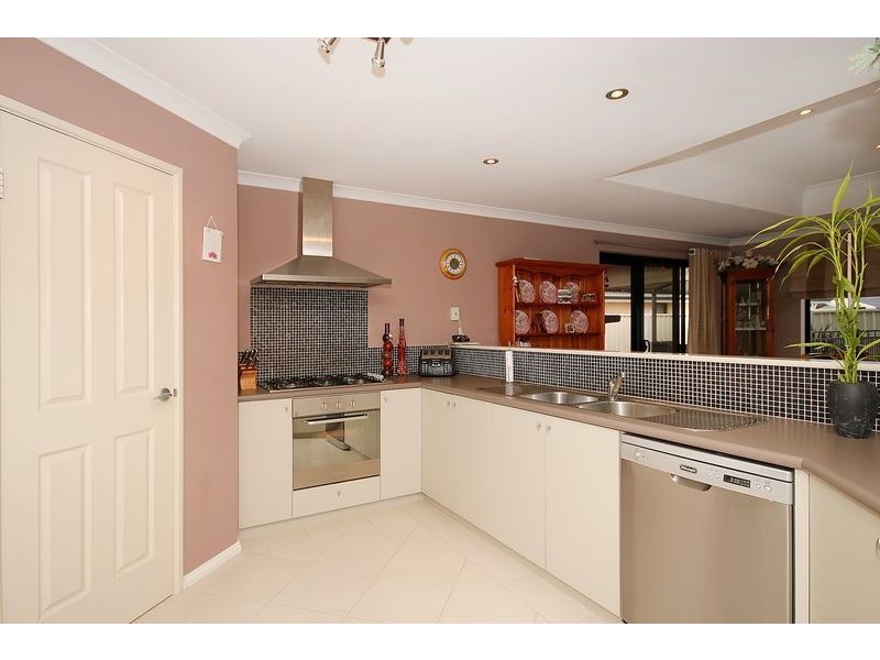 10 Castledene Way, Tapping WA 6065