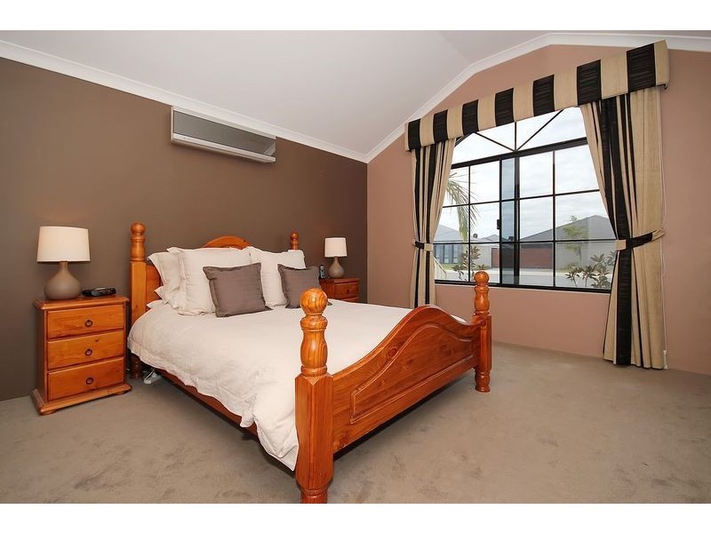 10 Castledene Way, Tapping WA 6065