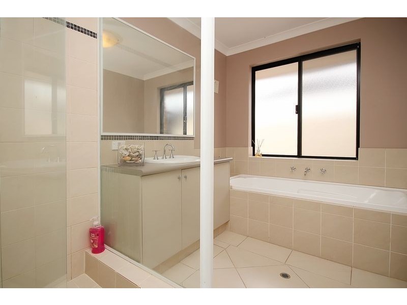 10 Castledene Way, Tapping WA 6065