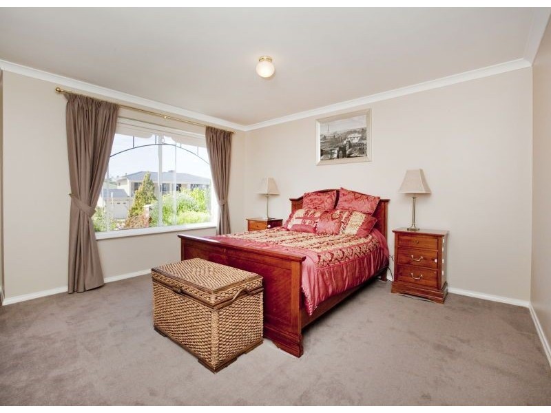 11 Kaufman Avenue, Ocean Reef WA 6027