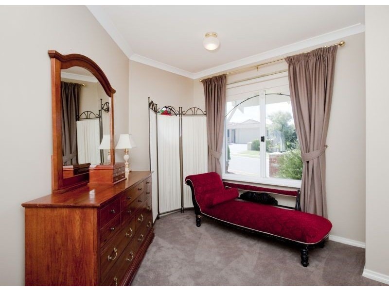 11 Kaufman Avenue, Ocean Reef WA 6027