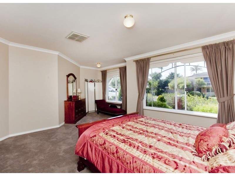 11 Kaufman Avenue, Ocean Reef WA 6027