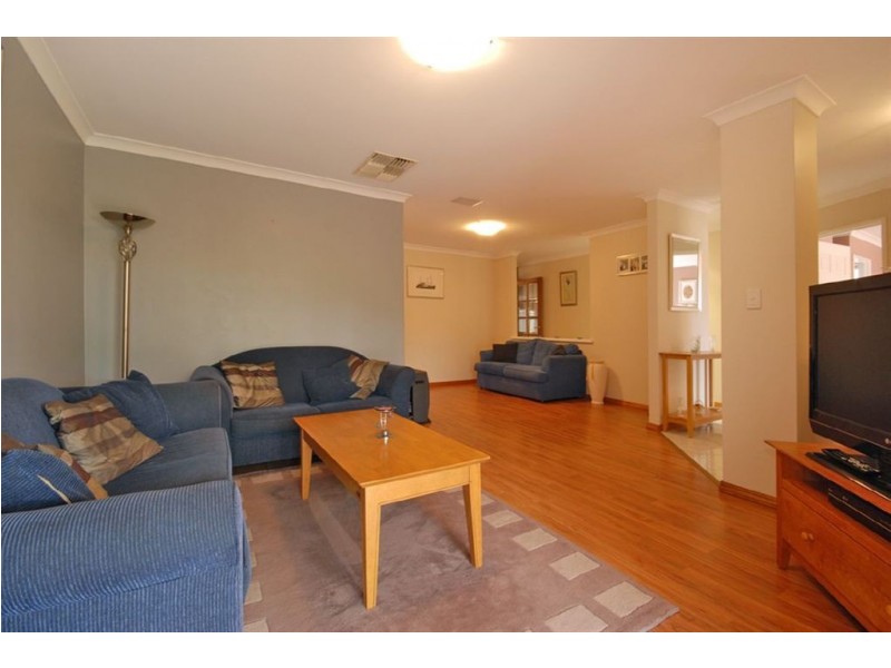 16 Paragon Rise, Currambine WA 6028
