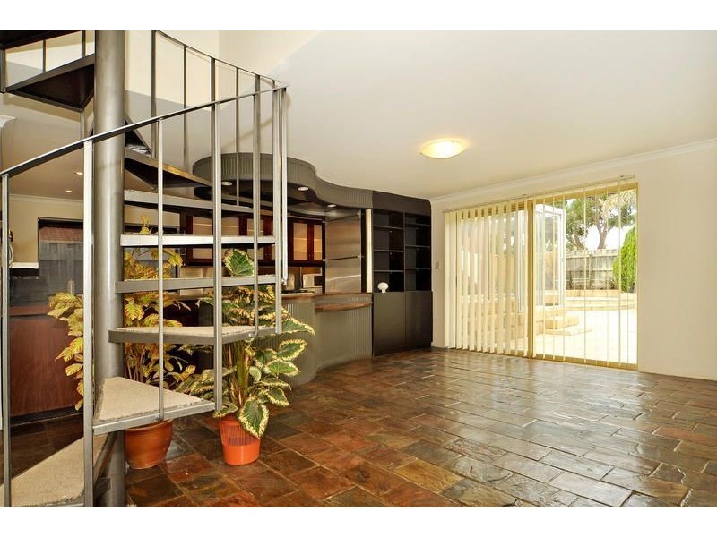 8 Simcoe Court, Joondalup WA 6027