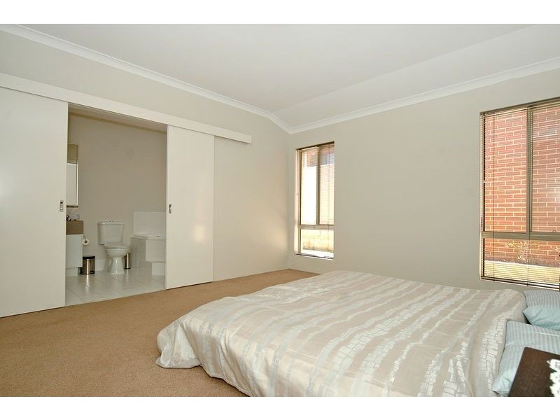 12 Zingarello Street, Pearsall WA 6065