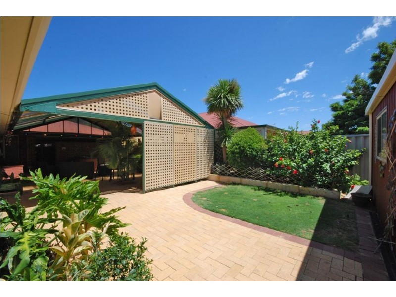 2 Broughton Heights, Kinross WA 6028