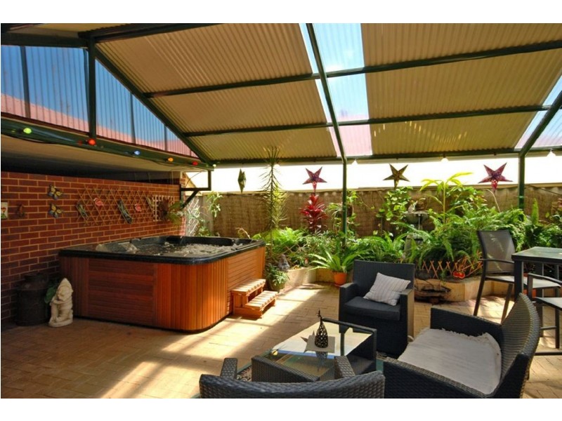 2 Broughton Heights, Kinross WA 6028