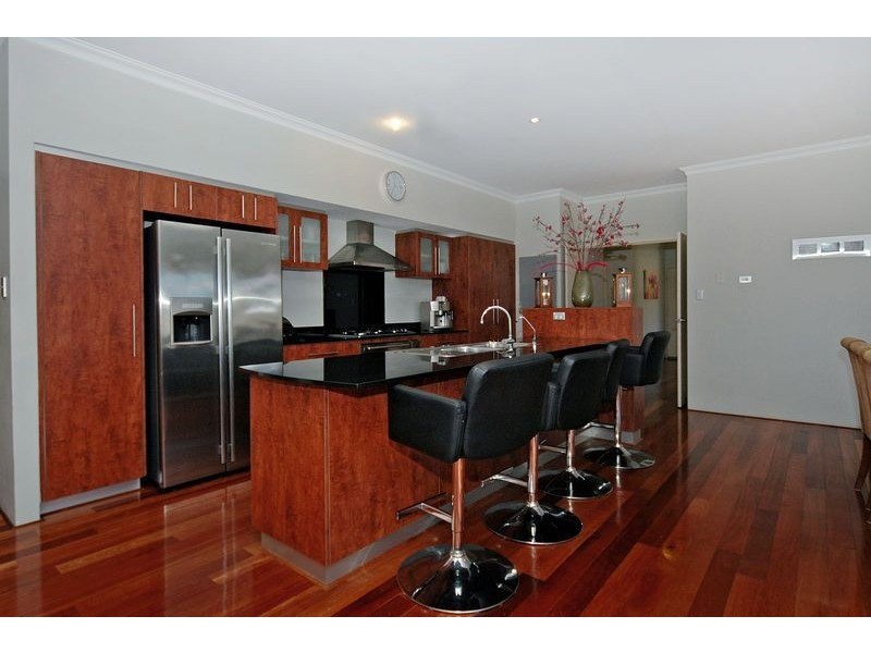 28 Gilbreth Bend, Tapping WA 6065