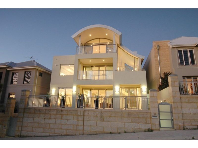 12 Swansea Promenade, Mindarie WA 6030