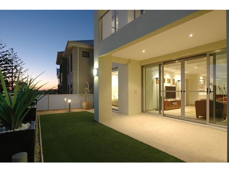 12 Swansea Promenade, Mindarie WA 6030