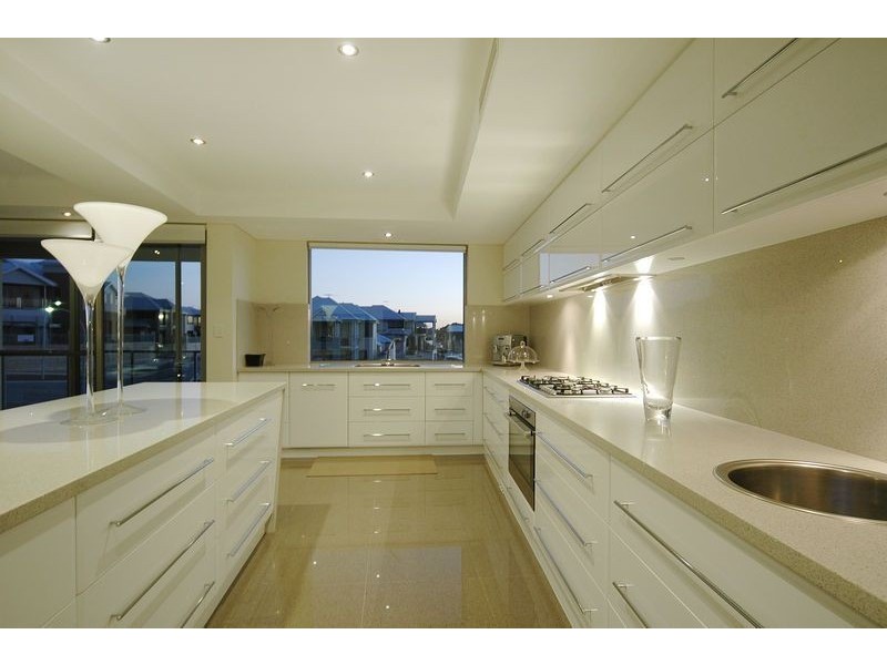 12 Swansea Promenade, Mindarie WA 6030